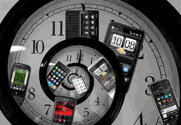逆时针：HTC Dream，Galaxy S，Xperia
