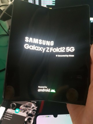 三星Galaxy Z折叠2对相机微笑